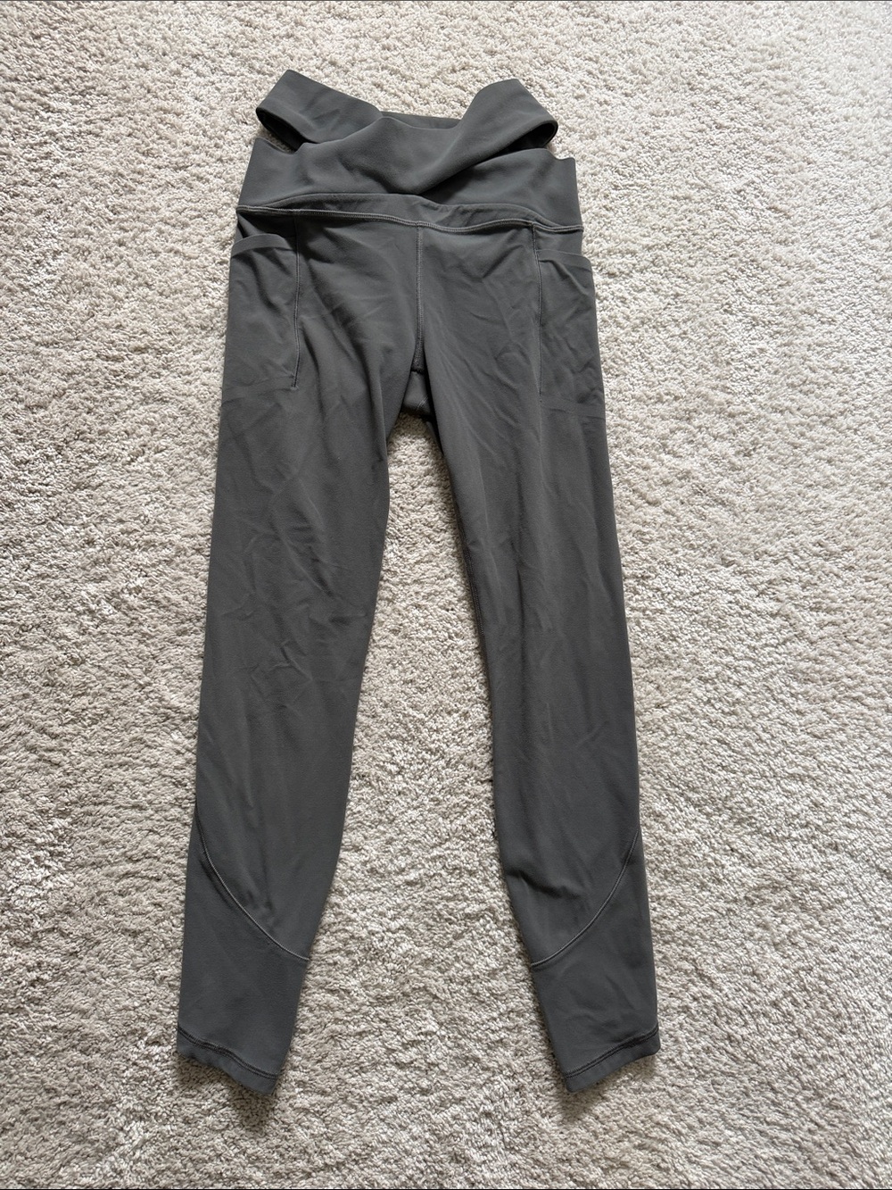 Athleta salutation cutout Waist olive green Active Leggings
